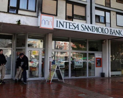 Intesa-Sanpaolo-banka