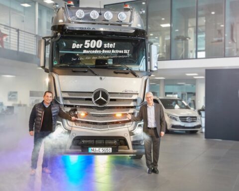 500th-Mercedes-Benz-Actros-SLT-heavy-duty-tractor-unit-handed-over-to-TSB-Transport-Service-Beitinger