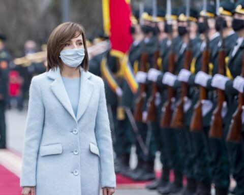 president sandu sworn