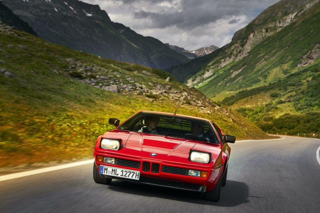 BMW-M1-red-supercar