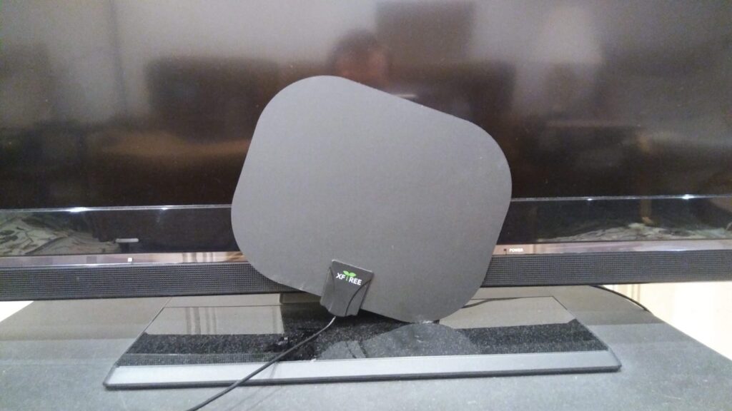 Indoor TV antenna