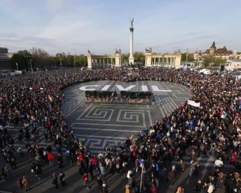 hungary university protest
