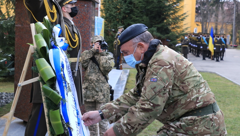 NATO Military Committee Chairman visits Ukraine