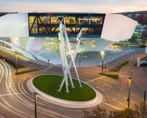 Porsche Museum Porscheplatz high 002