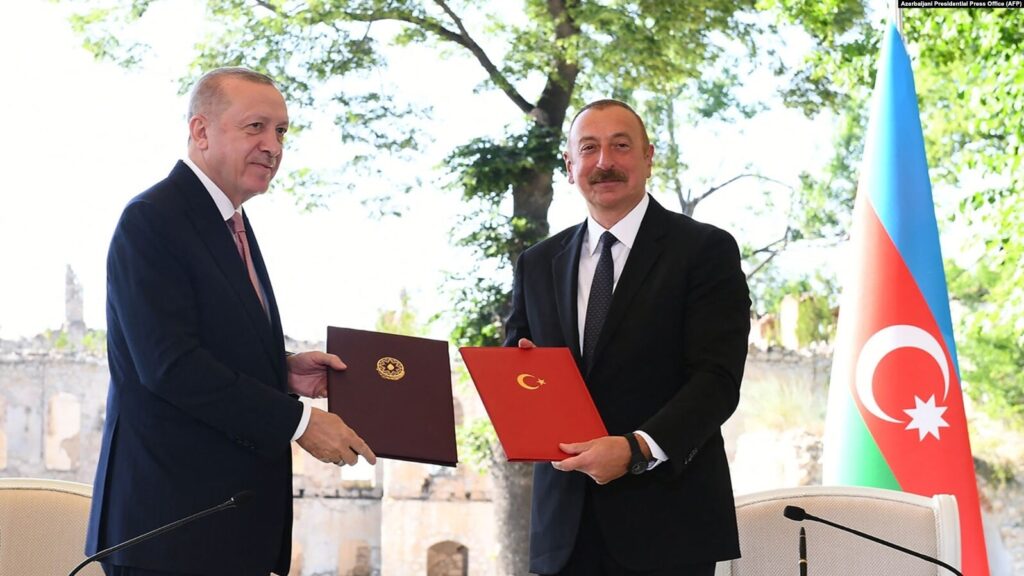 Turkish President Recep Tayyip Erdogan (left) and Azerbaijani President Ilham Aliyev