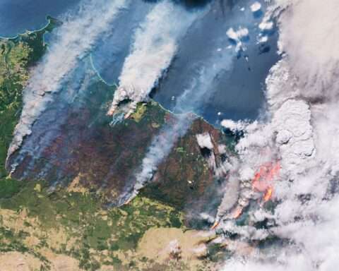 Smoke and flames in Australia pillars