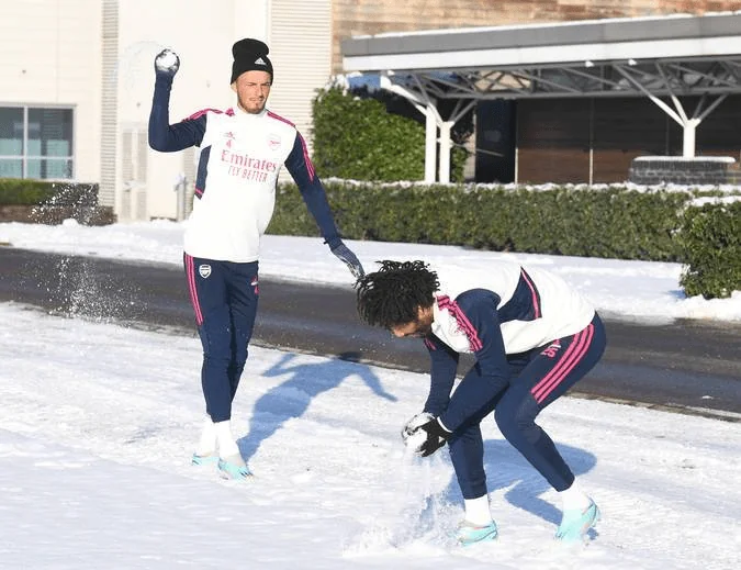 Arsenal training footage reveals Ramsdale return, absent stars, snowball fight and Tierney move 3 image 8