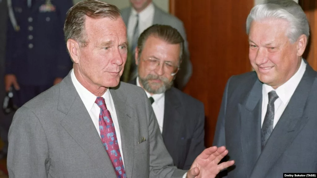 U.S. President George Bush (left) and Russian President Boris Yeltsin