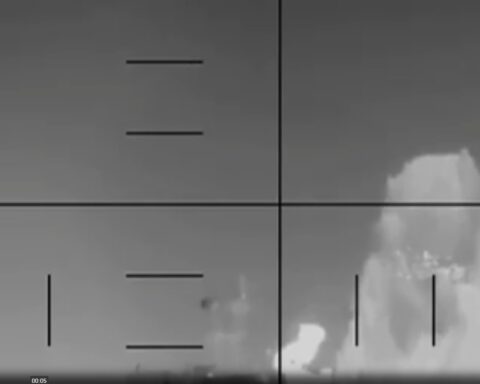 photo shows US torpedo slamming into Iranian warship